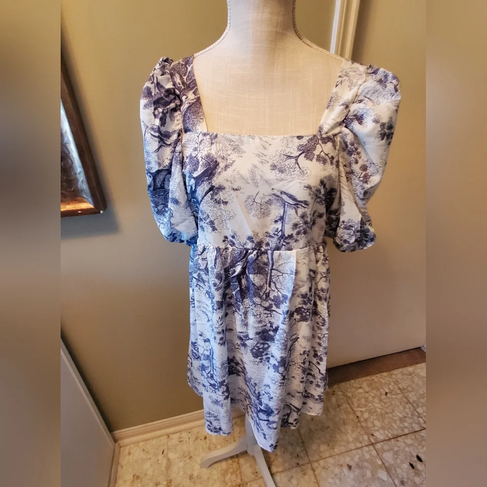 Dress - Picture 7 of 9